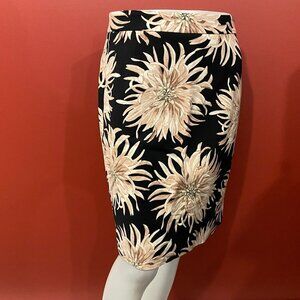 Ann Taylor Women's Black Floral Pencil Skirt with Stretch - Size 8P - NWT